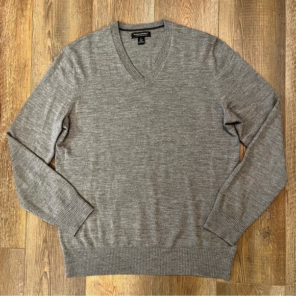 Banana Republic Other - BANANA REPUBLIC Men’s L Gray Extra Fine MERINO WOOL Long Sleeve V-Neck Sweater